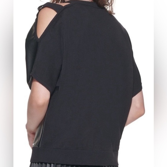 DKNY FAUX LEATHER SHOULDER DETAIL BLACK TOP Size S NWOT - Picture 4 of 5